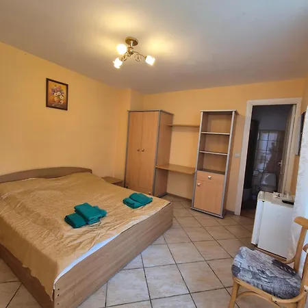 Elina Hotel